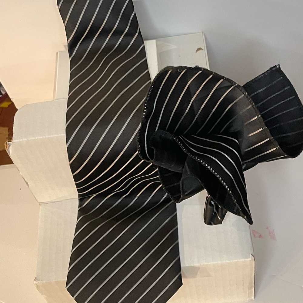 Classic Black and White Striped Polyester Tie and pocket square